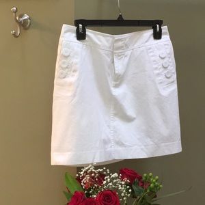 Lily Pulitzer. White mini skirt. Size 10